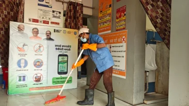 महादेवघाट में सुलभ शौचालय की सफाई से निगम ने दिया स्वच्छता का संदेश 17